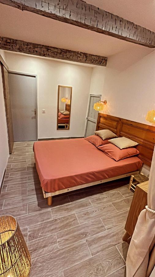 Appartement T2 Centre Village Cucuron Esterno foto